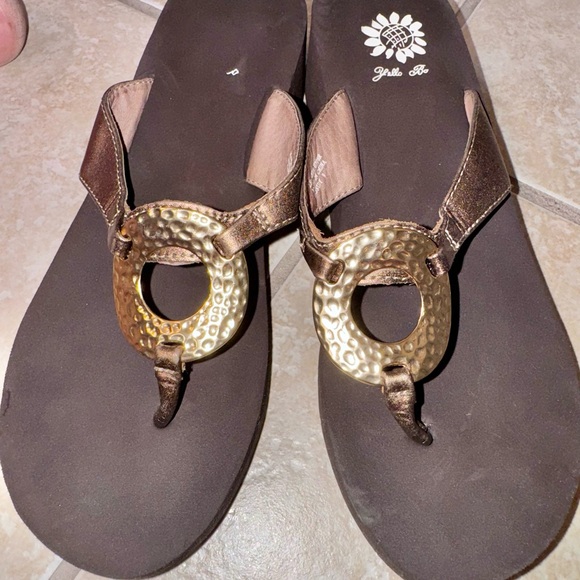 💥FINAL YELLOW BOX Cassidy metallic bronze sandals women’s flip flops size 9 - Picture 15 of 16